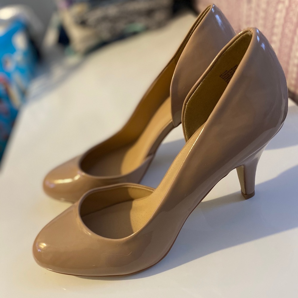 JUSTFAB brand new w/o box. Size 9